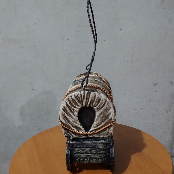 Stagecoach Birdhouse - Picture 11 of 11